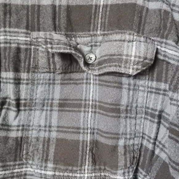 Men's 2XL Set of 2 Used Button Down Shirts - Picture 4 of 8